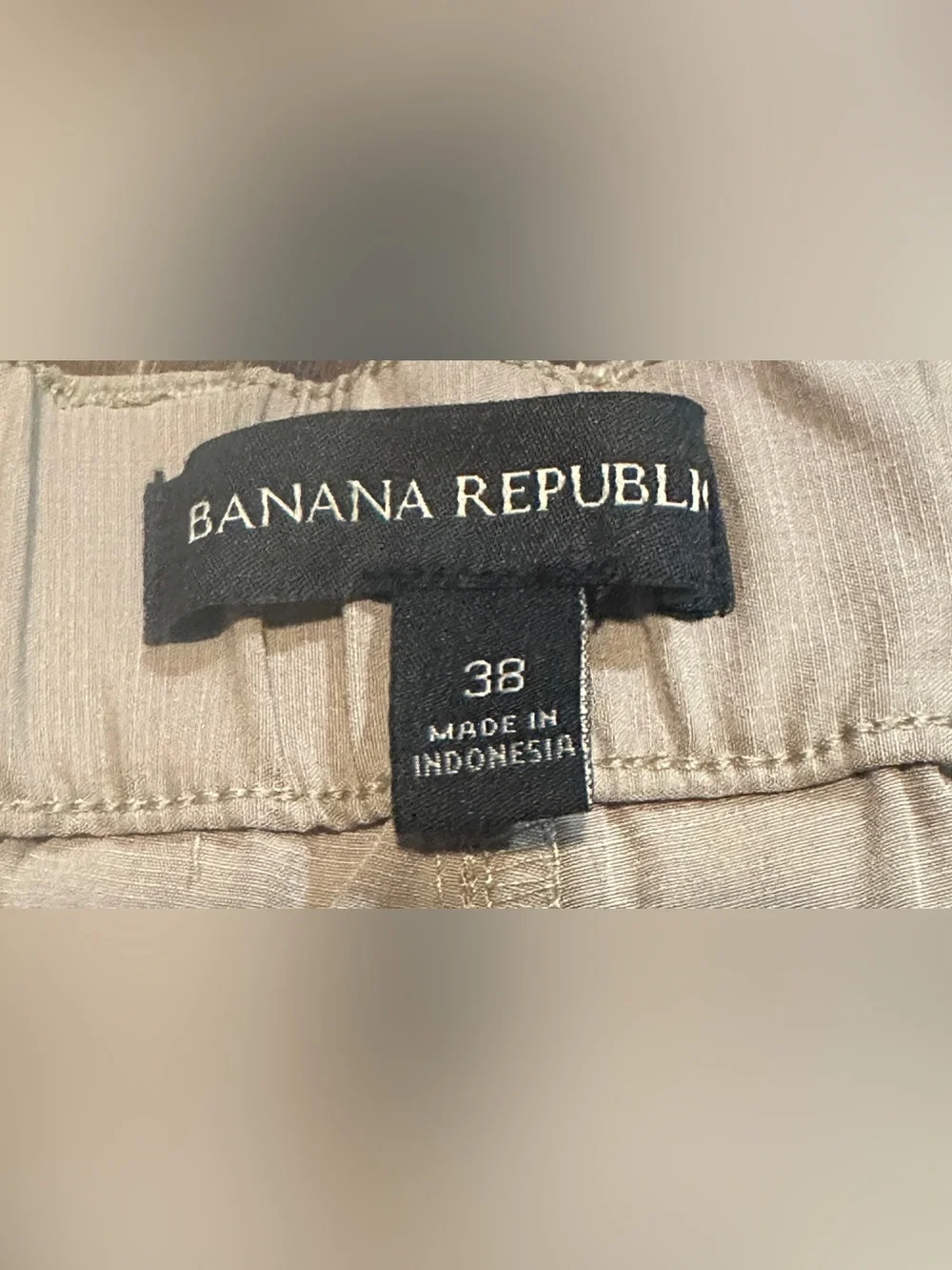 Banana Republic Beige Shorts Flat Front Lightweight Stretch 4 Pocket Men’s 38